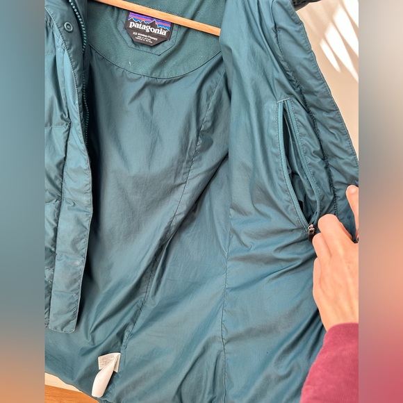 Patagonia women’s coat - Picture 4 of 9